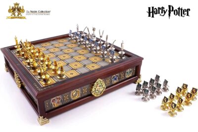 Harry Potter Hogwarts Houses Quidditch Chess društvena igra šah Noble Collection