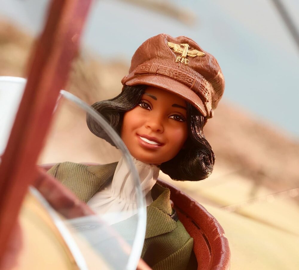 Barbie Signature Inspiring Women Series Bessie Coleman Barbie lutka 30 cm Mattel HJX36 2