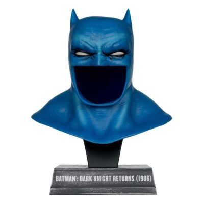 DC Direct The Dark Knight Returns Batman Cowl Mini Replica 19 Cm