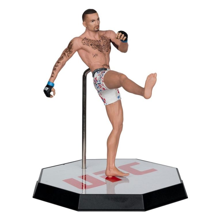UFC Posed Max Holloway PVC Statue 18 Cm